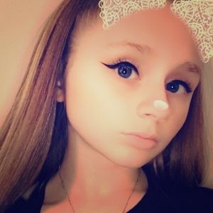 Meet your Posher, Caitlin